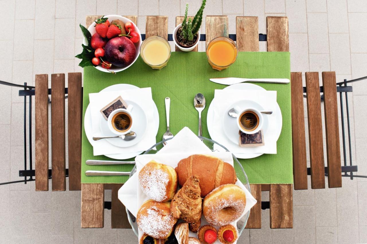 Hotel Aria Di Mare - Bed & Brunch In Centro A ריצ'יונה מראה חיצוני תמונה