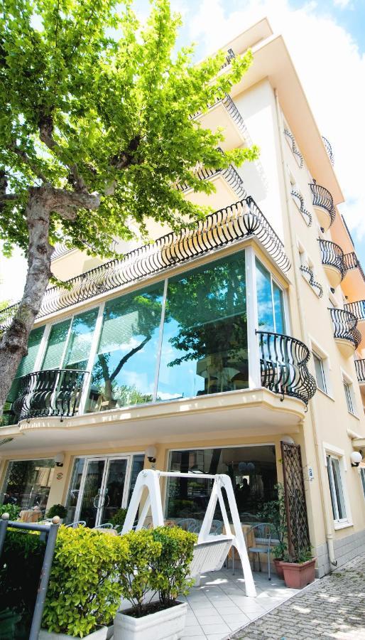 Hotel Aria Di Mare - Bed & Brunch In Centro A ריצ'יונה מראה חיצוני תמונה
