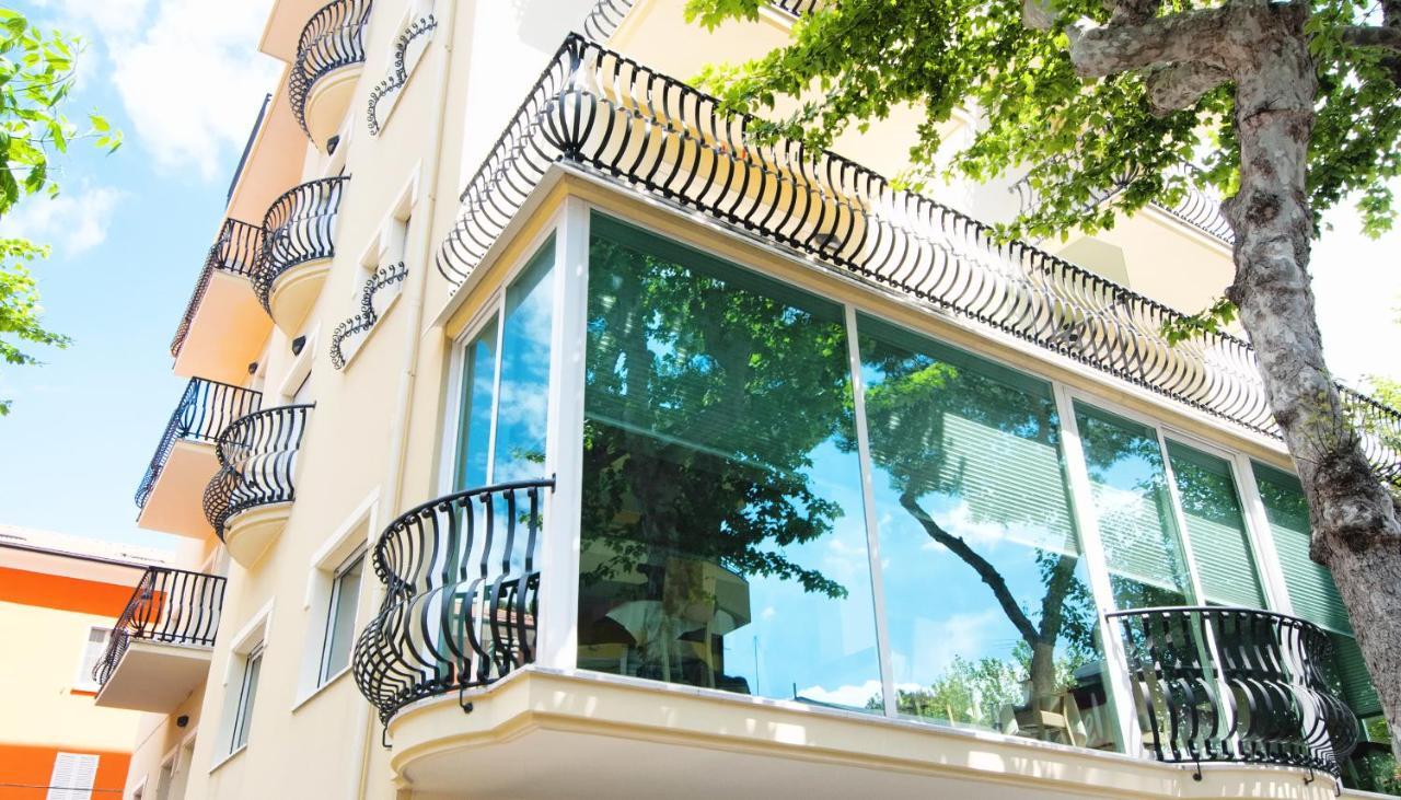Hotel Aria Di Mare - Bed & Brunch In Centro A ריצ'יונה מראה חיצוני תמונה