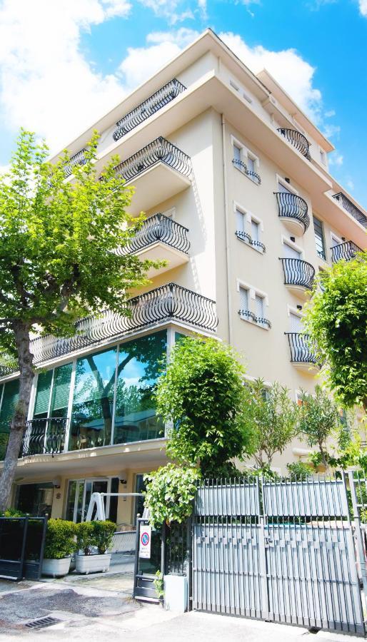 Hotel Aria Di Mare - Bed & Brunch In Centro A ריצ'יונה מראה חיצוני תמונה