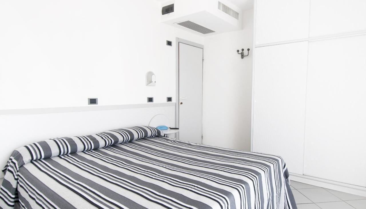 Hotel Aria Di Mare - Bed & Brunch In Centro A ריצ'יונה מראה חיצוני תמונה