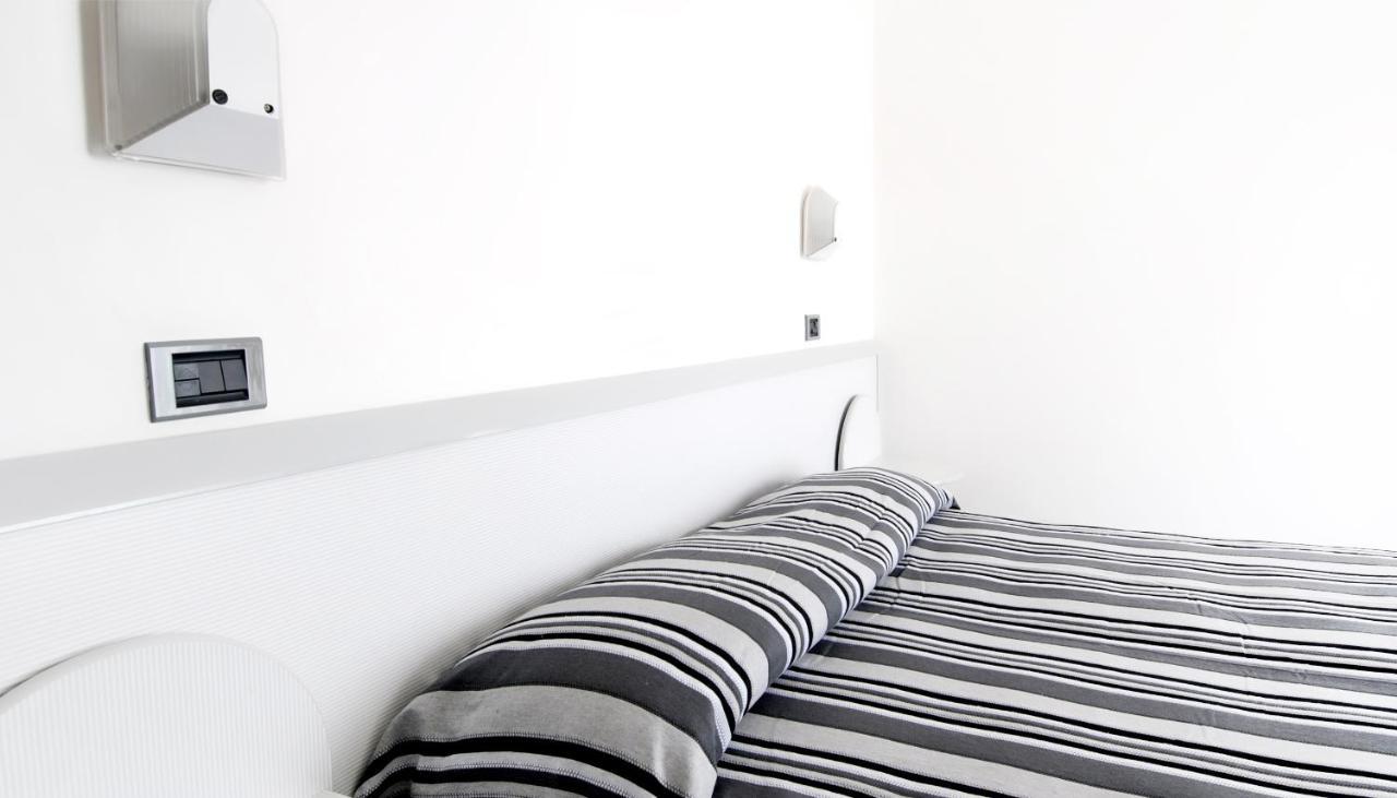 Hotel Aria Di Mare - Bed & Brunch In Centro A ריצ'יונה מראה חיצוני תמונה
