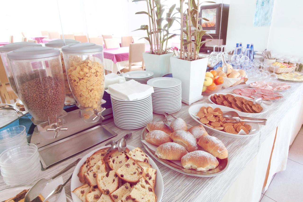 Hotel Aria Di Mare - Bed & Brunch In Centro A ריצ'יונה מראה חיצוני תמונה